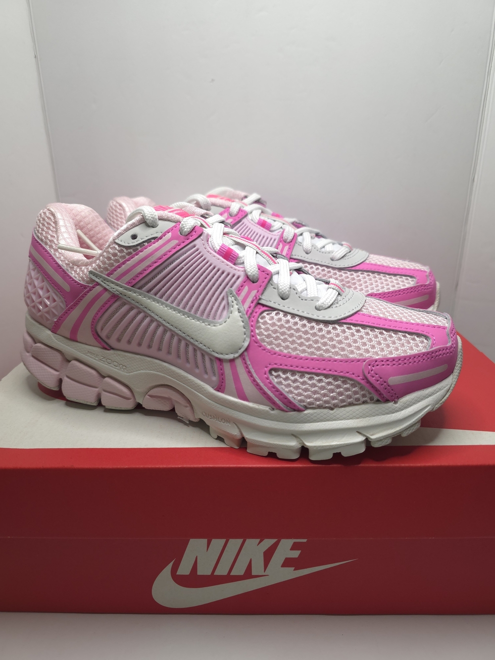 Nike Zoom Vomero 5 White Hyper Pink IM2404-645 Size 7.5W